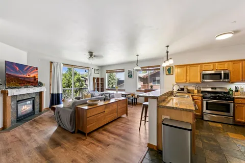 $699,000 | 10592 Boulders Road, Unit 8, Truckee, CA 96161