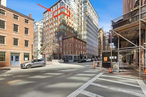 $1,299,999 | 80 Broad Street, Unit 808, Boston, MA 02110
