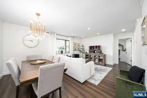 $2,400 | 141 Park Avenue, Unit 8, East Rutherford, NJ 07073