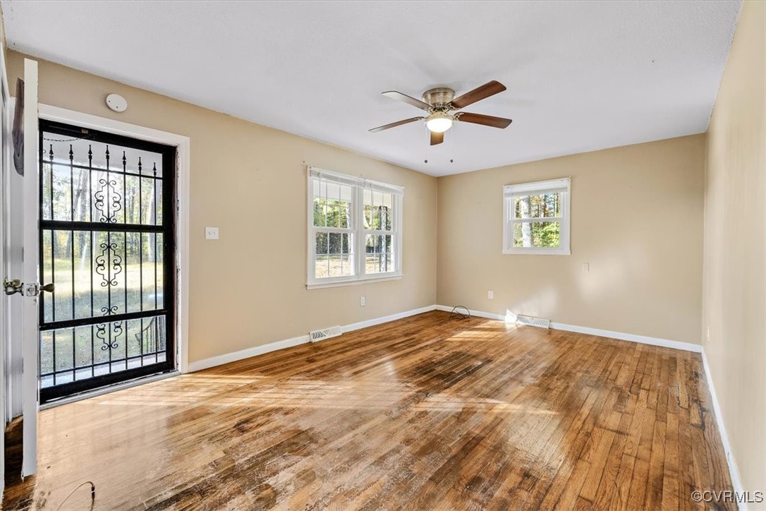 21814 Carson Road Dinwiddie, VA 23841 - Photo 10 of 24 a view of an empty room with a window