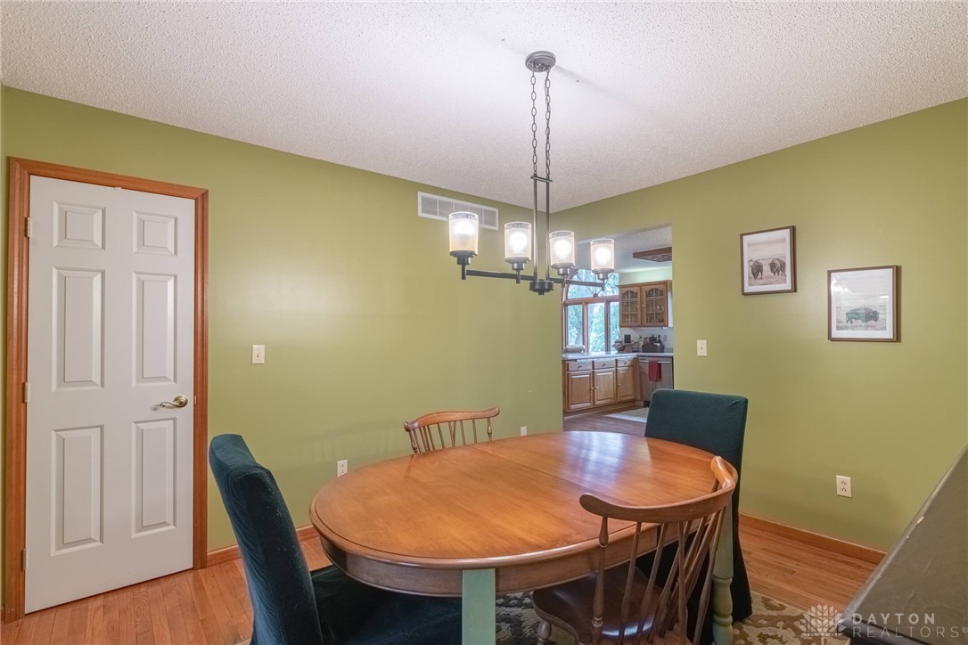 12075 Eagle Road New Lebanon, OH 45345 - Photo 11 of 37 Gallery Image 11