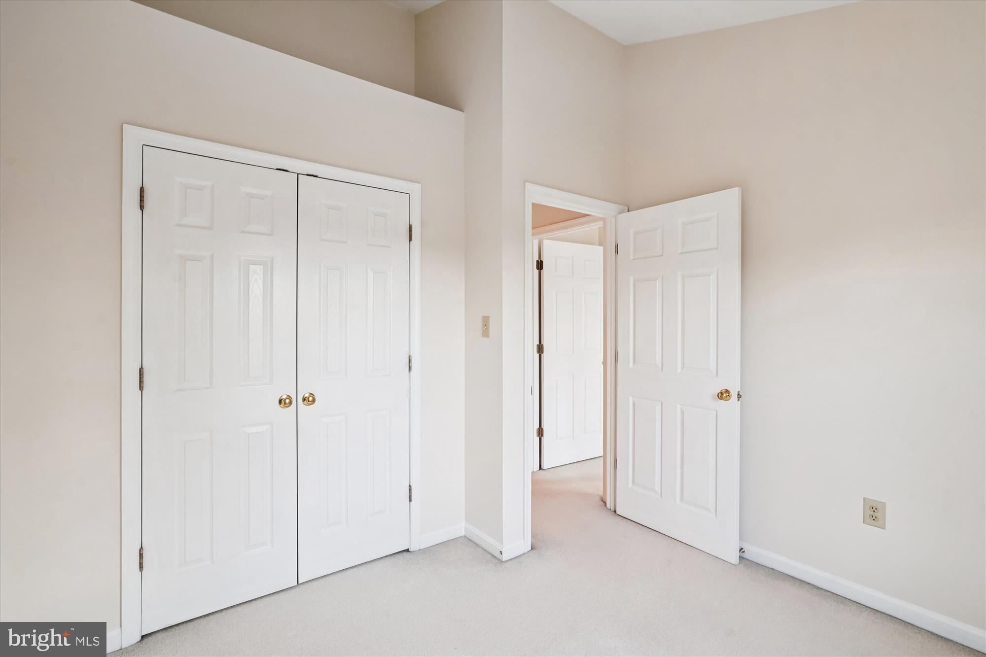 4153 Kentmere Square Fairfax, VA 22030 - Photo 32 of 43