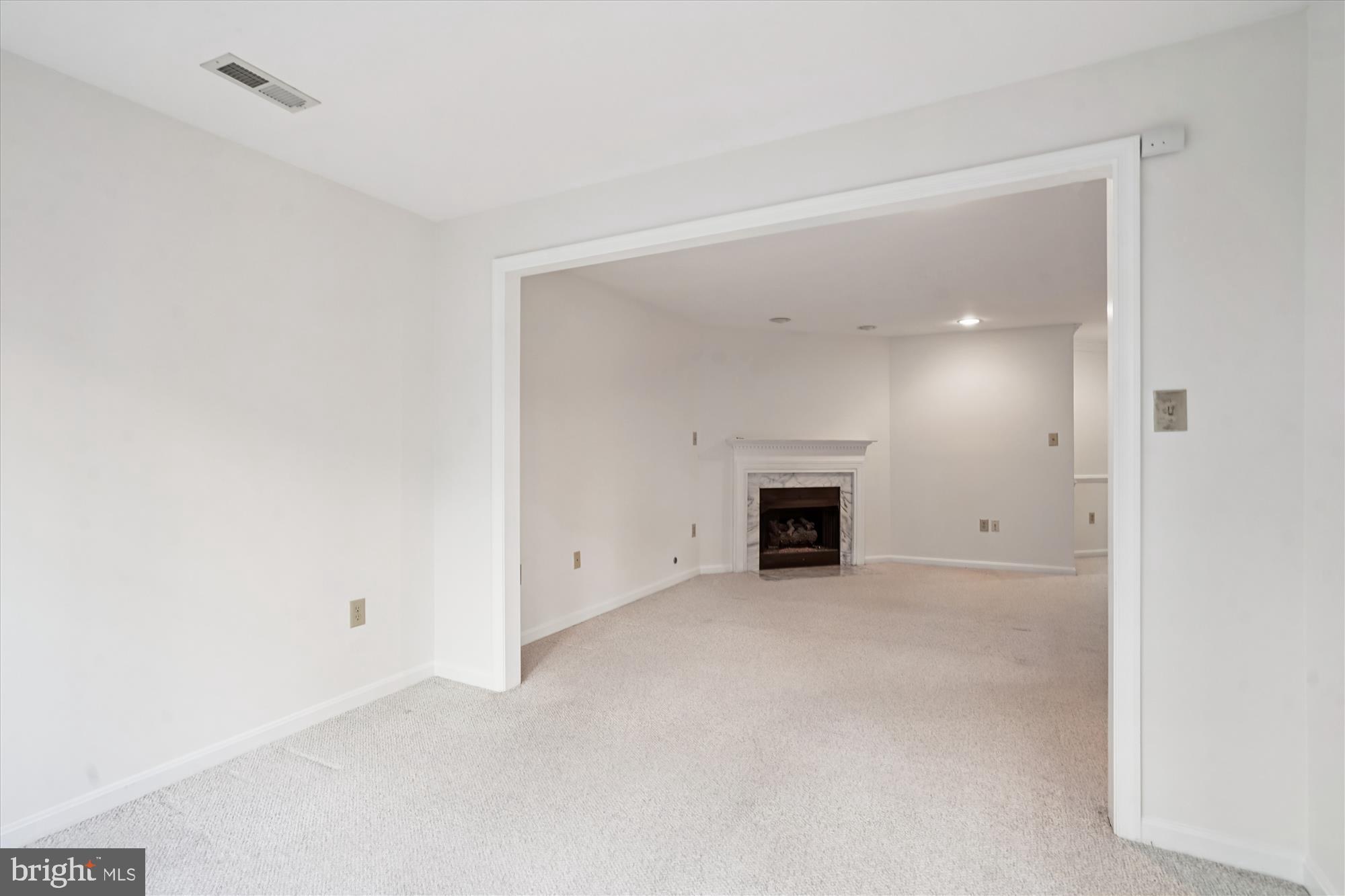 4153 Kentmere Square Fairfax, VA 22030 - Photo 35 of 43