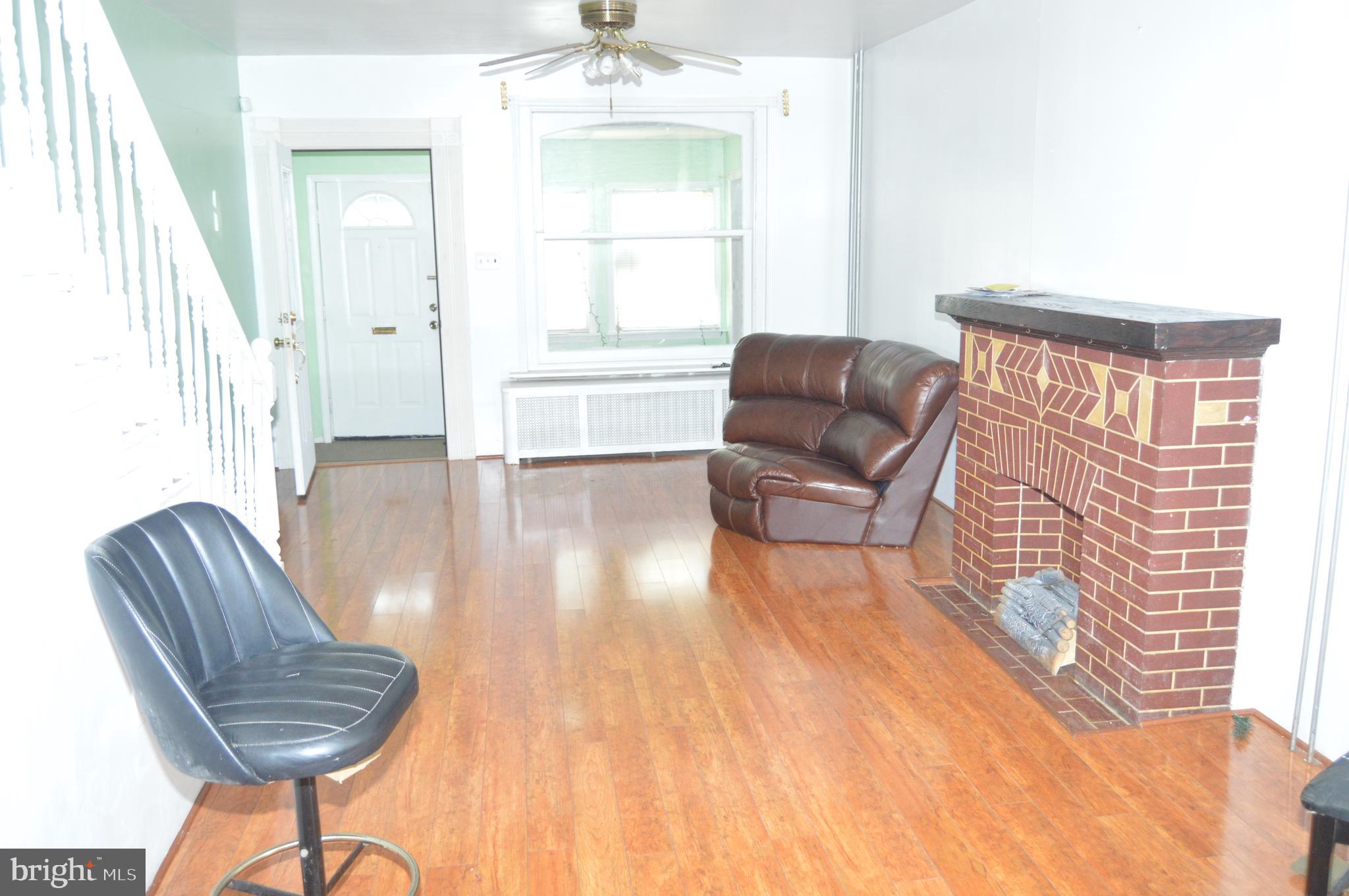 1116 Mulberry Street Reading, PA 19604 - Photo 7 of 26 Large Living Room