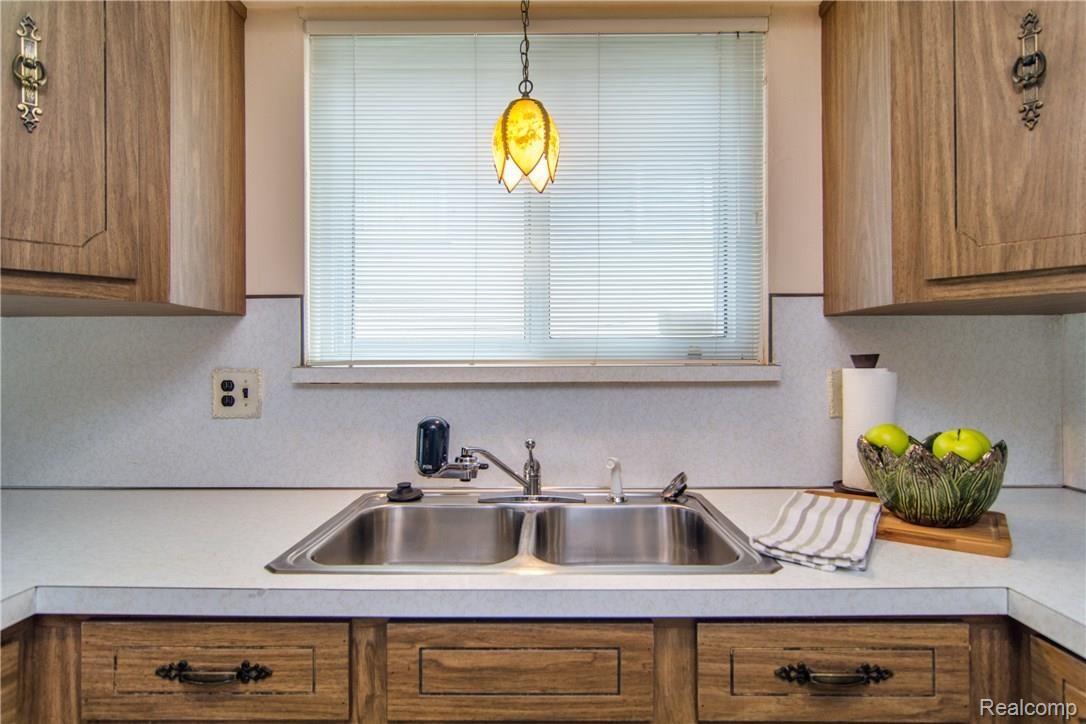 14243 Cranbrook Road Sterling Heights, MI 48312 - Photo 11 of 46 _DSC7874Enfused.jpg