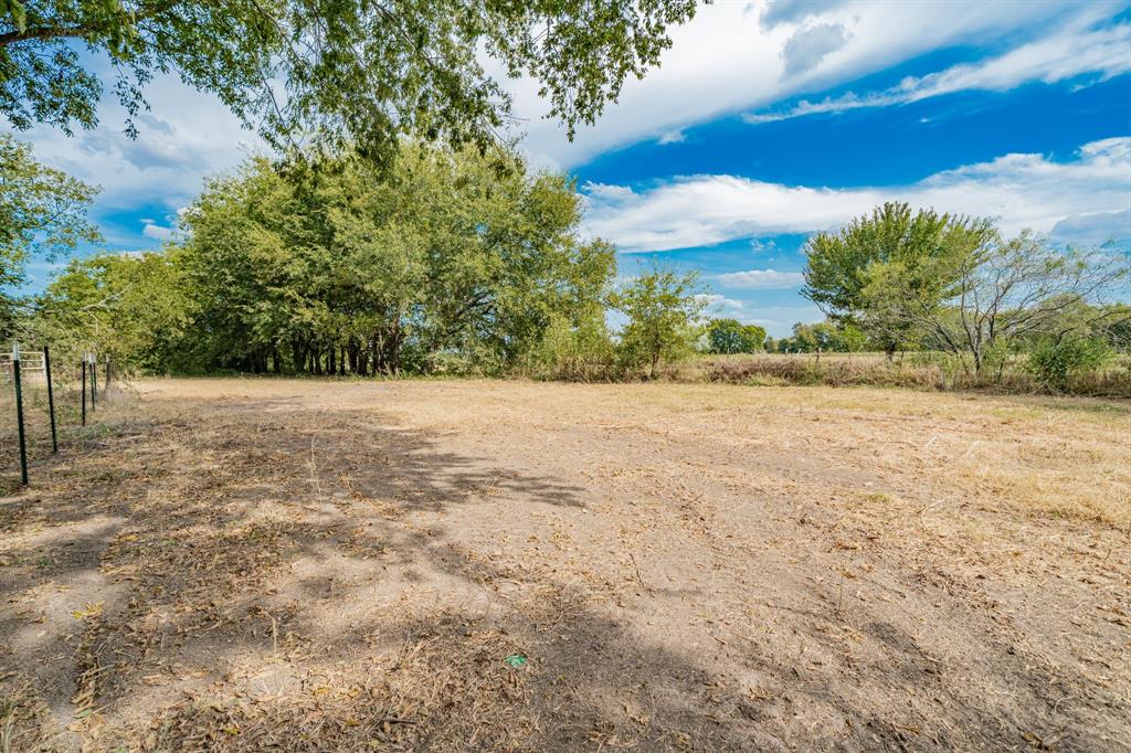 113 South Spikes Road Corsicana, TX 75110 - Photo 13 of 19 a view of an outdoor space and a yard