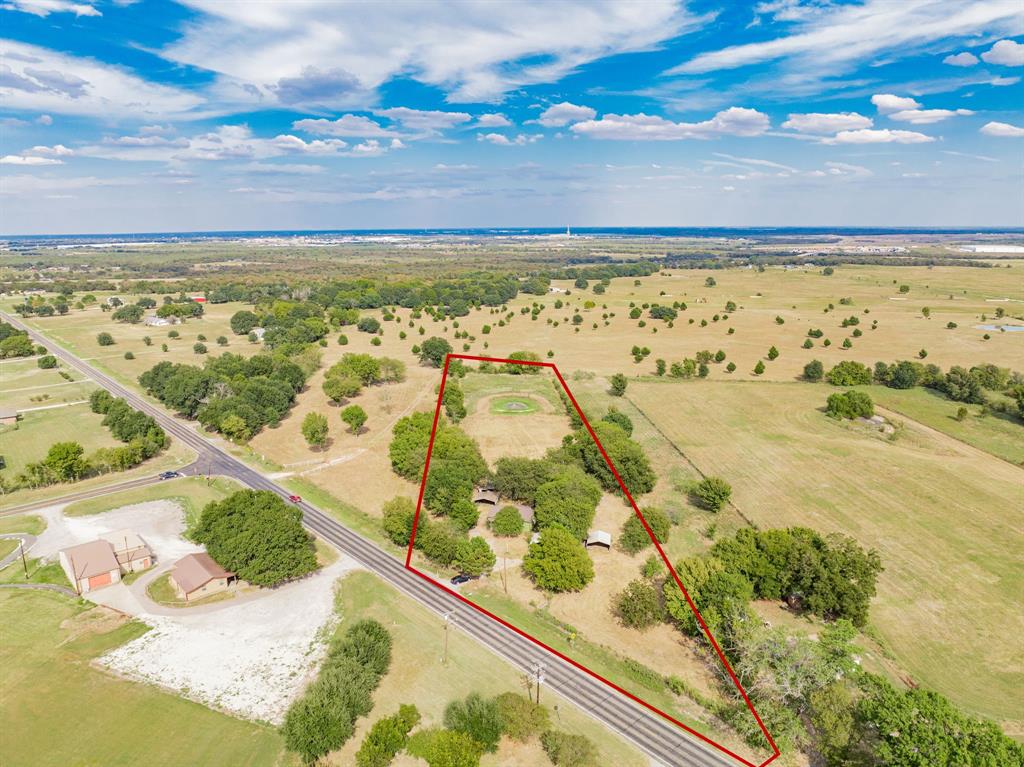 113 South Spikes Road Corsicana, TX 75110 - Photo 14 of 19 a view of an ocean from a balcony