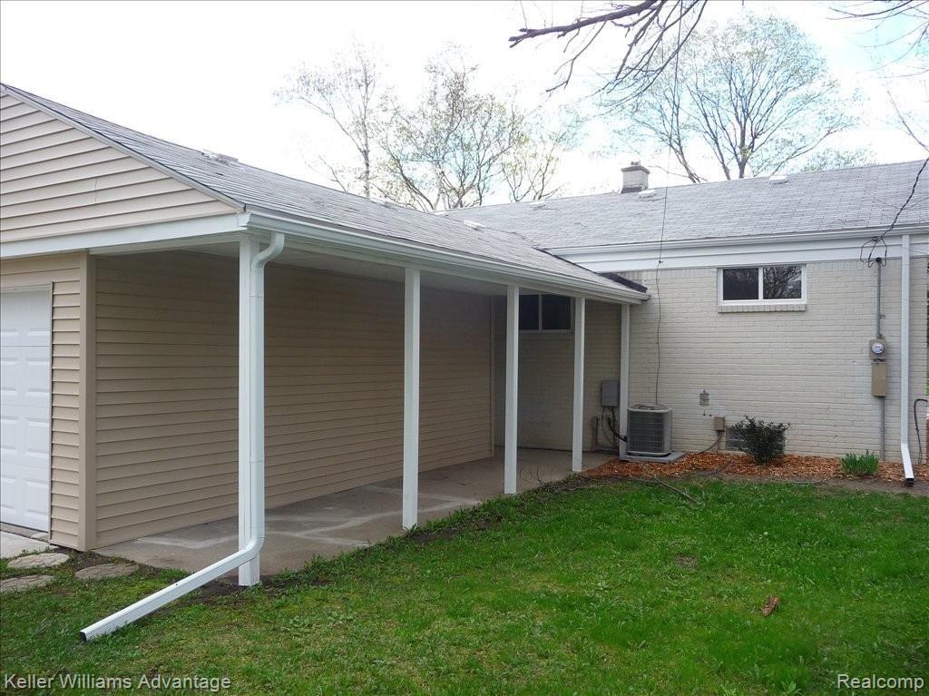 1589 Sheffield Road Birmingham, MI 48009 - Photo 16 of 17 P1060485