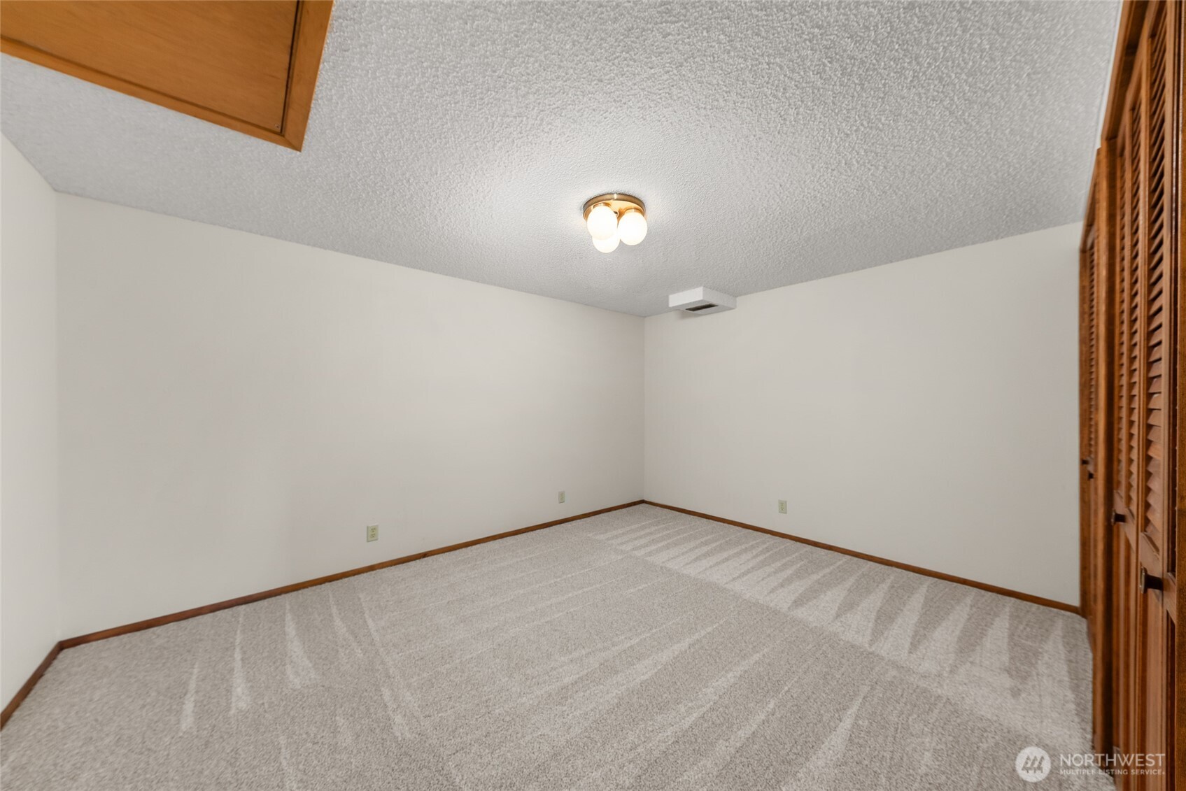 2811 West Weile Avenue Spokane, WA 99208 - Photo 26 of 39 a view of an empty room