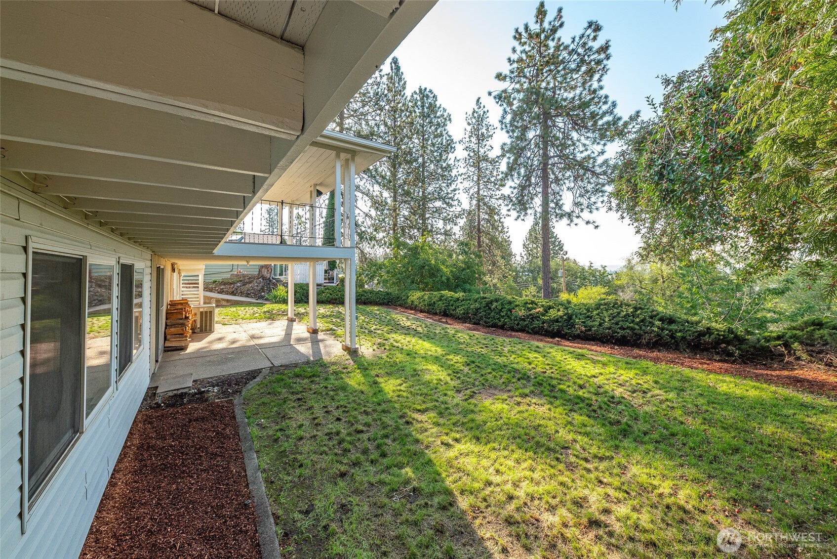 2811 West Weile Avenue Spokane, WA 99208 - Photo 31 of 39 a view of a porch