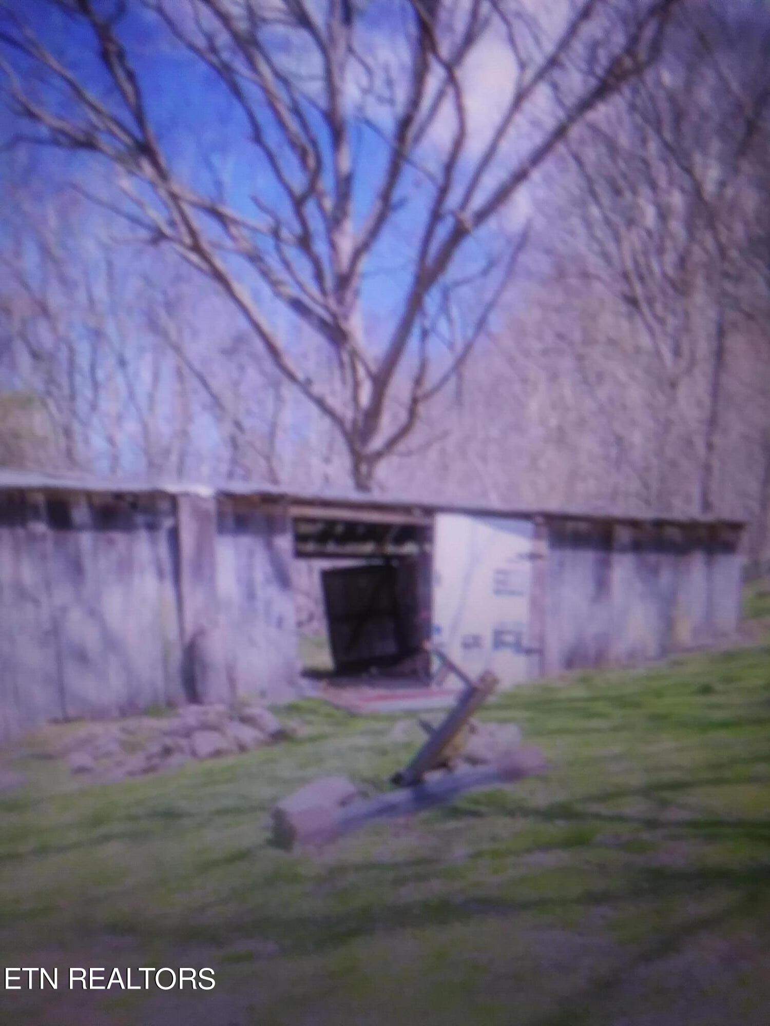 287 Edith Lane Washburn, TN 37888 - Photo 6 of 8 20231028_165818