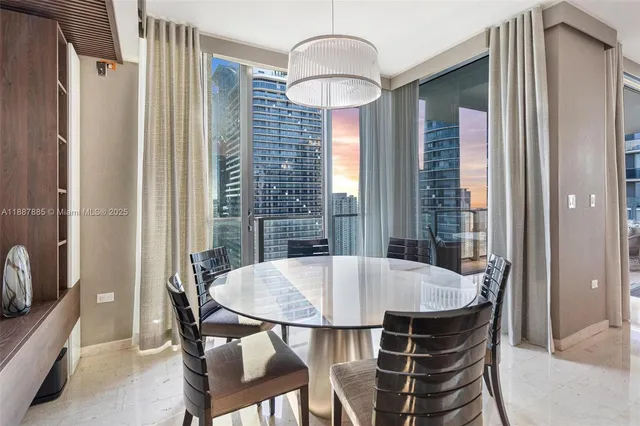 $3,560,000 | 88 Southwest 7th Street, Unit 3801, Miami, FL 33130