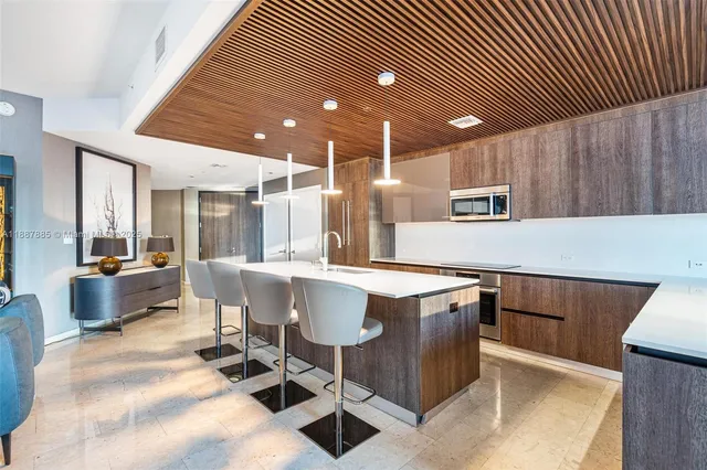 $3,560,000 | 88 Southwest 7th Street, Unit 3801, Miami, FL 33130