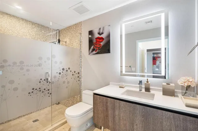 $3,560,000 | 88 Southwest 7th Street, Unit 3801, Miami, FL 33130