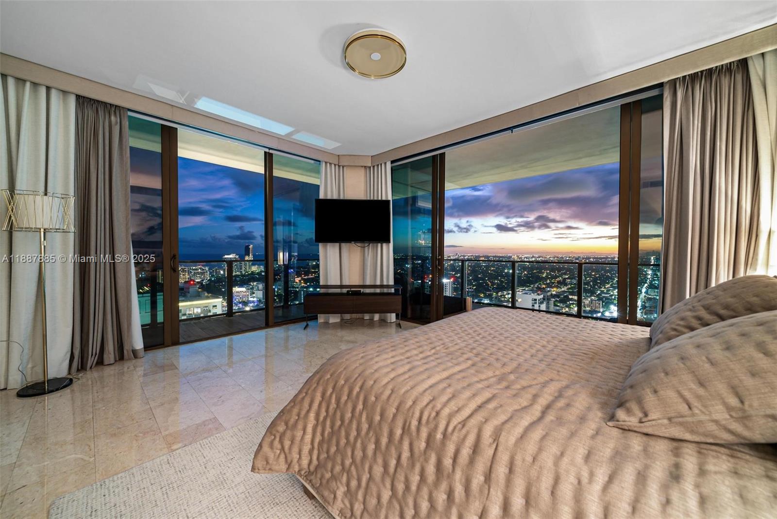 88 Southwest 7th Street, Unit 3801 Miami, FL 33130 - Photo 34 of 59