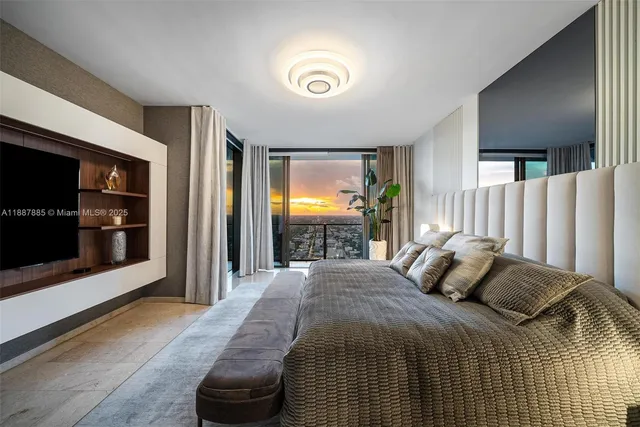 $3,560,000 | 88 Southwest 7th Street, Unit 3801, Miami, FL 33130