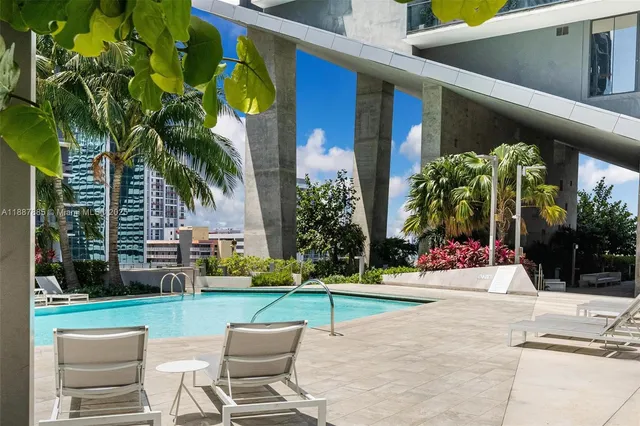 $3,560,000 | 88 Southwest 7th Street, Unit 3801, Miami, FL 33130