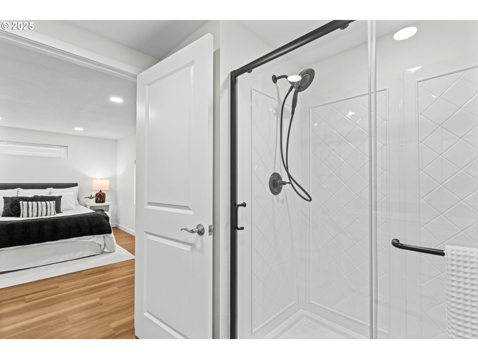 27645 Snyder Road Junction City, OR 97448 - Photo 20 of 41 a en suite bathroom with a shower and a bathroom