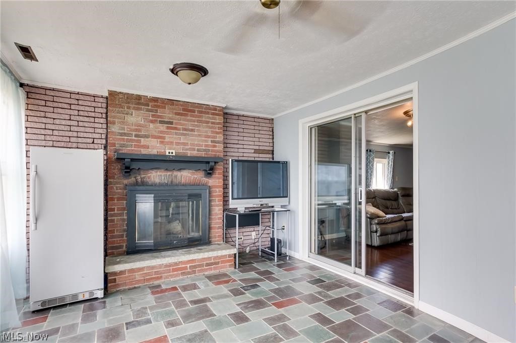 30312 Vineyard Road Willowick, OH 44095 - Photo 3 of 25