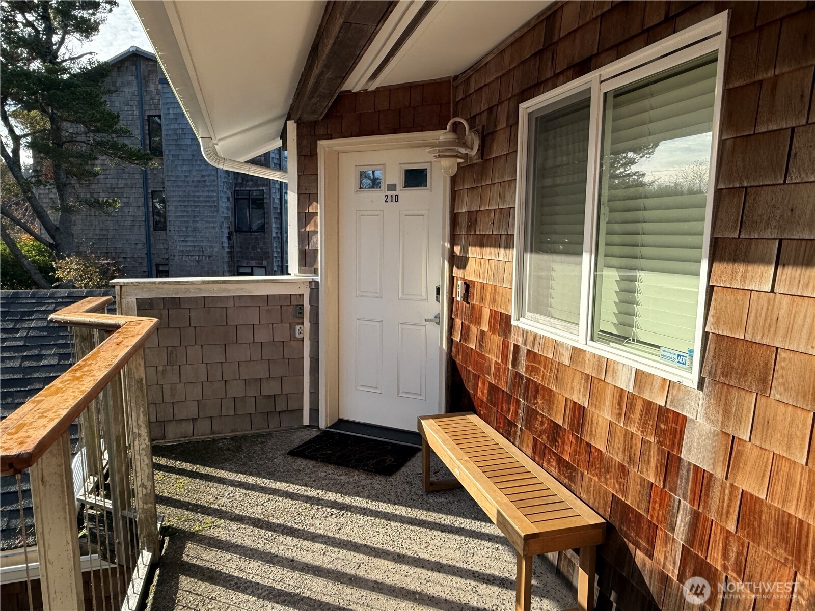 2815 Willows Road, Unit 210 Seaview, WA 98644 - Photo 2 of 35 a outdoor space with of a window