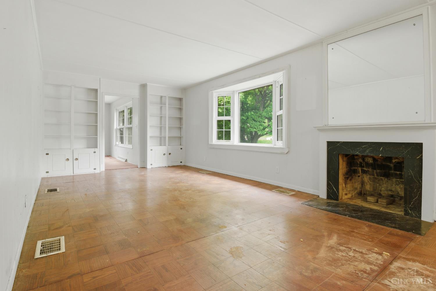 3731 Merwin 10 Mile Road Cincinnati, OH 45245 - Photo 9 of 49