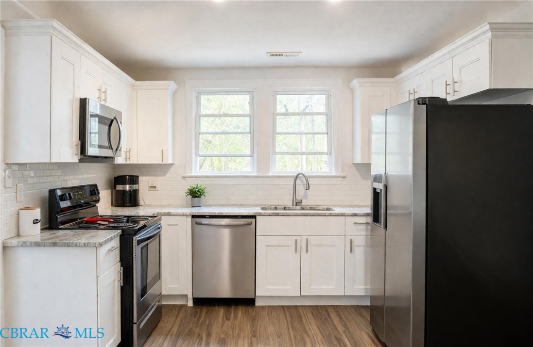 633 Fitchetts Wharf Road Mathews, VA 23109 - Photo 7 of 24