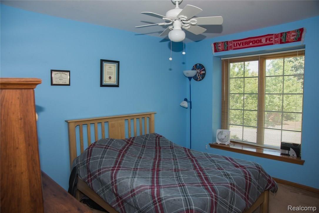 1973 North Kilburn Road Rochester, MI 48306 - Photo 18 of 28 41.jpg