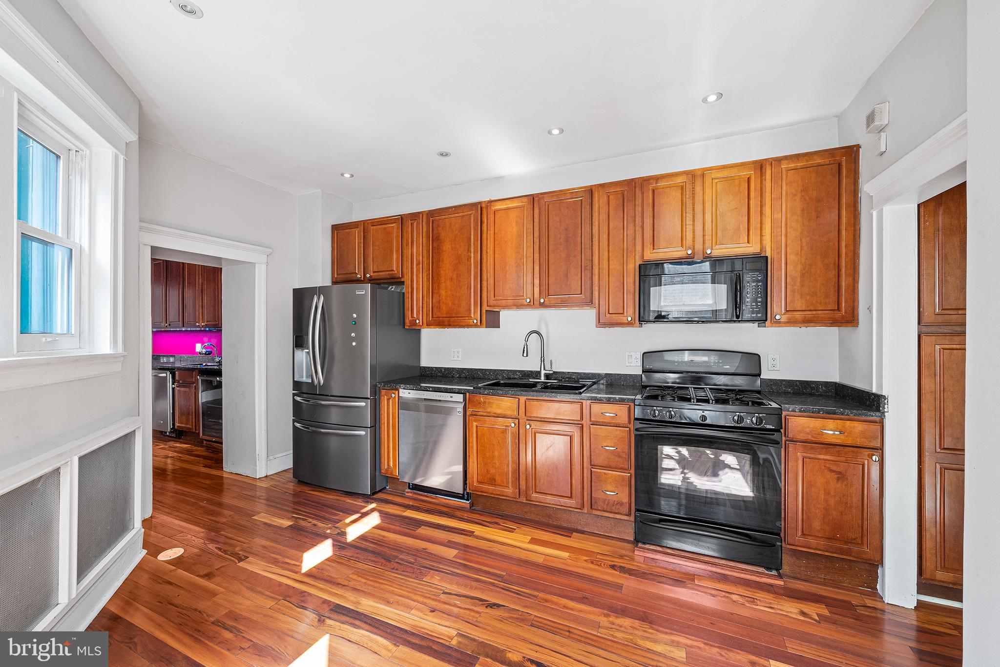 231 Pine Street, Unit 1 Philadelphia, PA 19106 - Photo 12 of 14