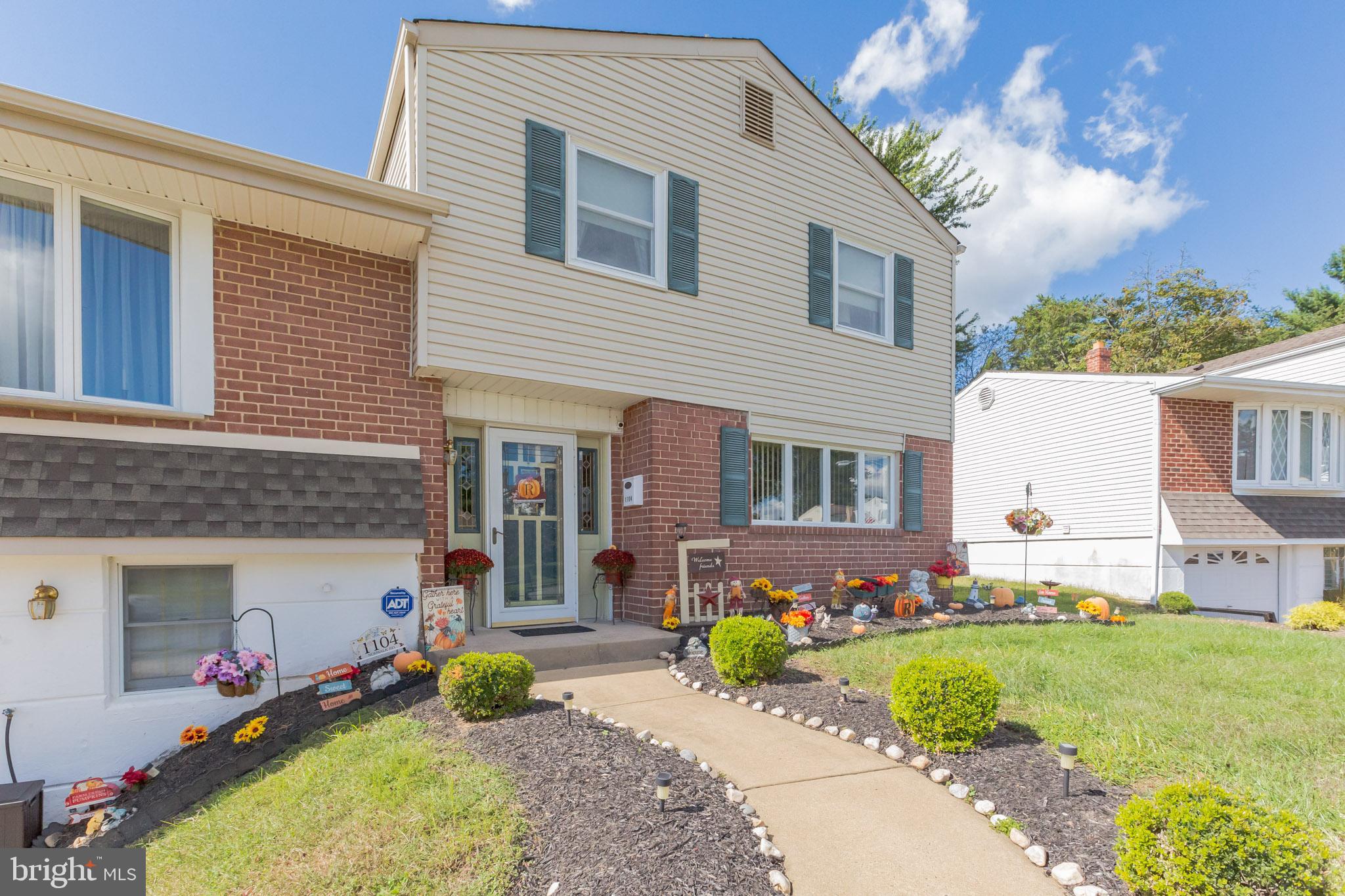 1104 Norwalk Road Philadelphia, PA 19115 - Photo 2 of 30