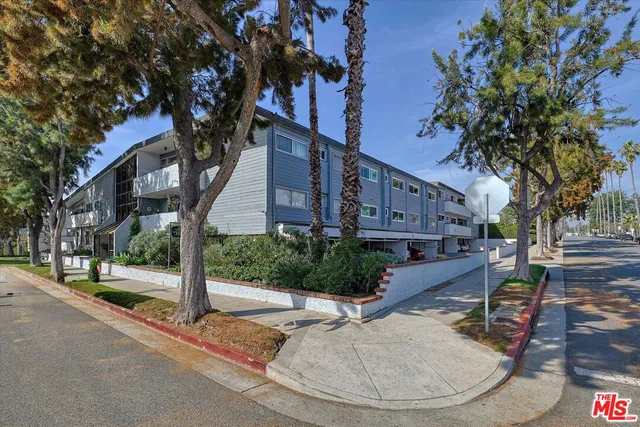 $1,150,000 | 2021 California Avenue, Unit 20, Santa Monica, CA 90403