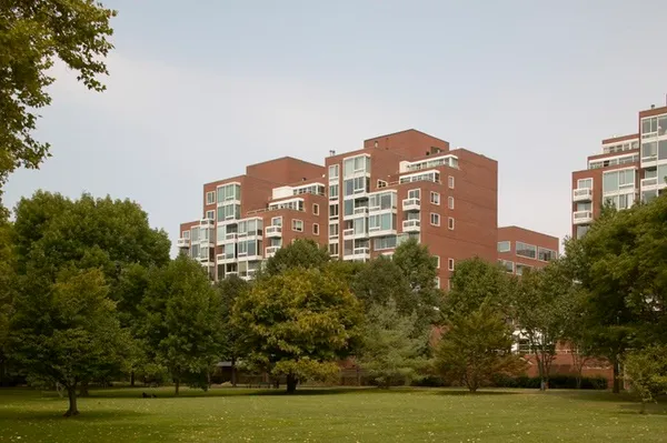 $2,500,000 | 975 Memorial Drive, Unit 403, Cambridge, MA 02138