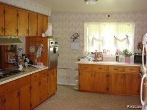 403 West Spring Street Port Austin, MI 48467 - Photo 2 of 7 403 W Spring Street Kitchen.jpg