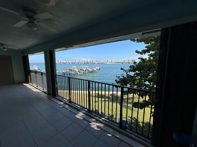 $4,500 | 360 Wilma Circle, Unit 7, Riviera Beach, FL 33404