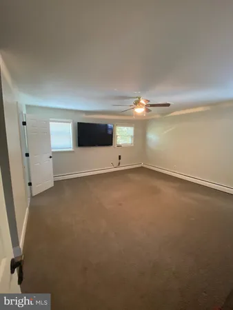 a view of empty room with window