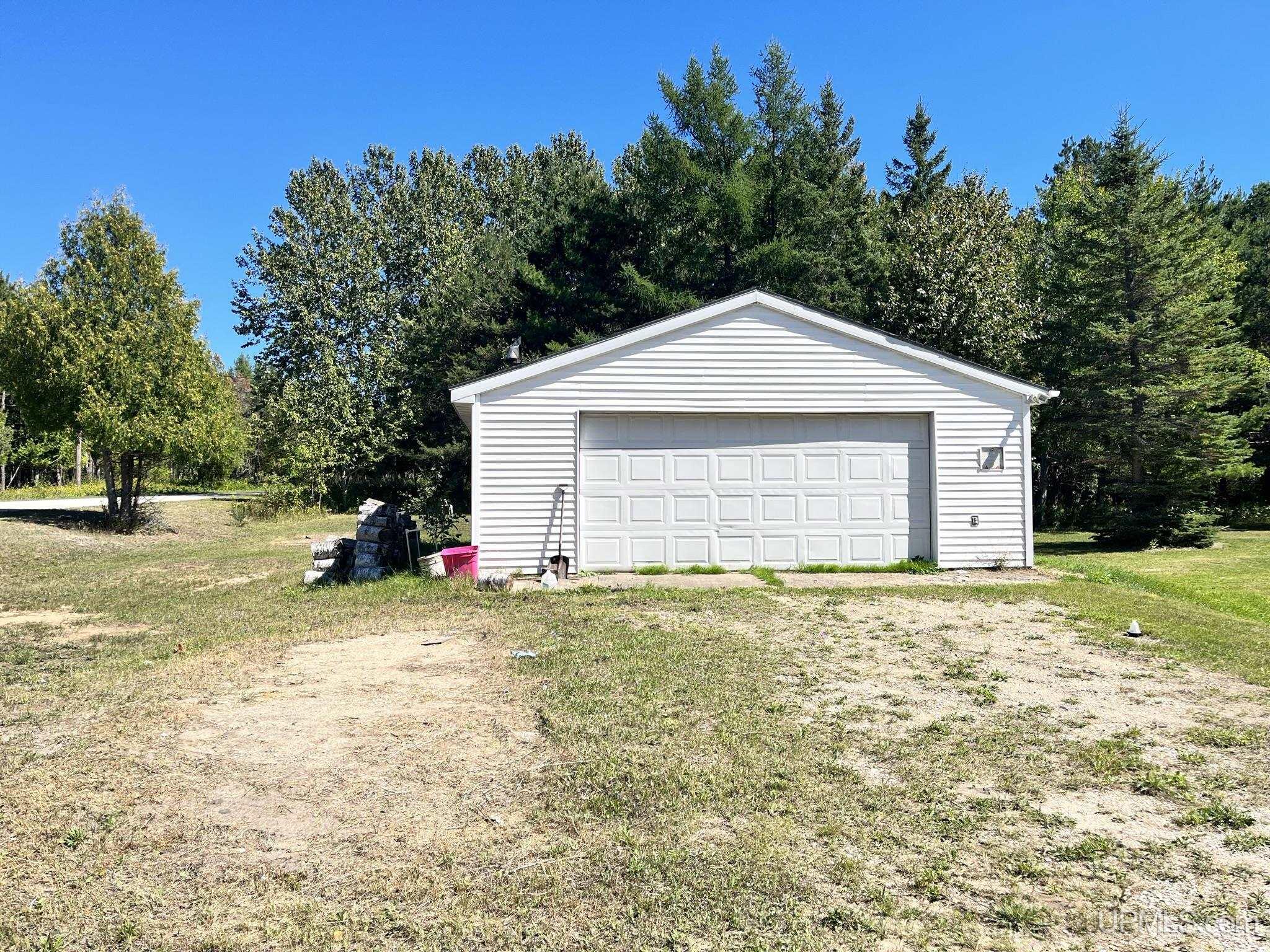 5049 N Gardapee Road Manistique, MI 49854 - Photo 3 of 43