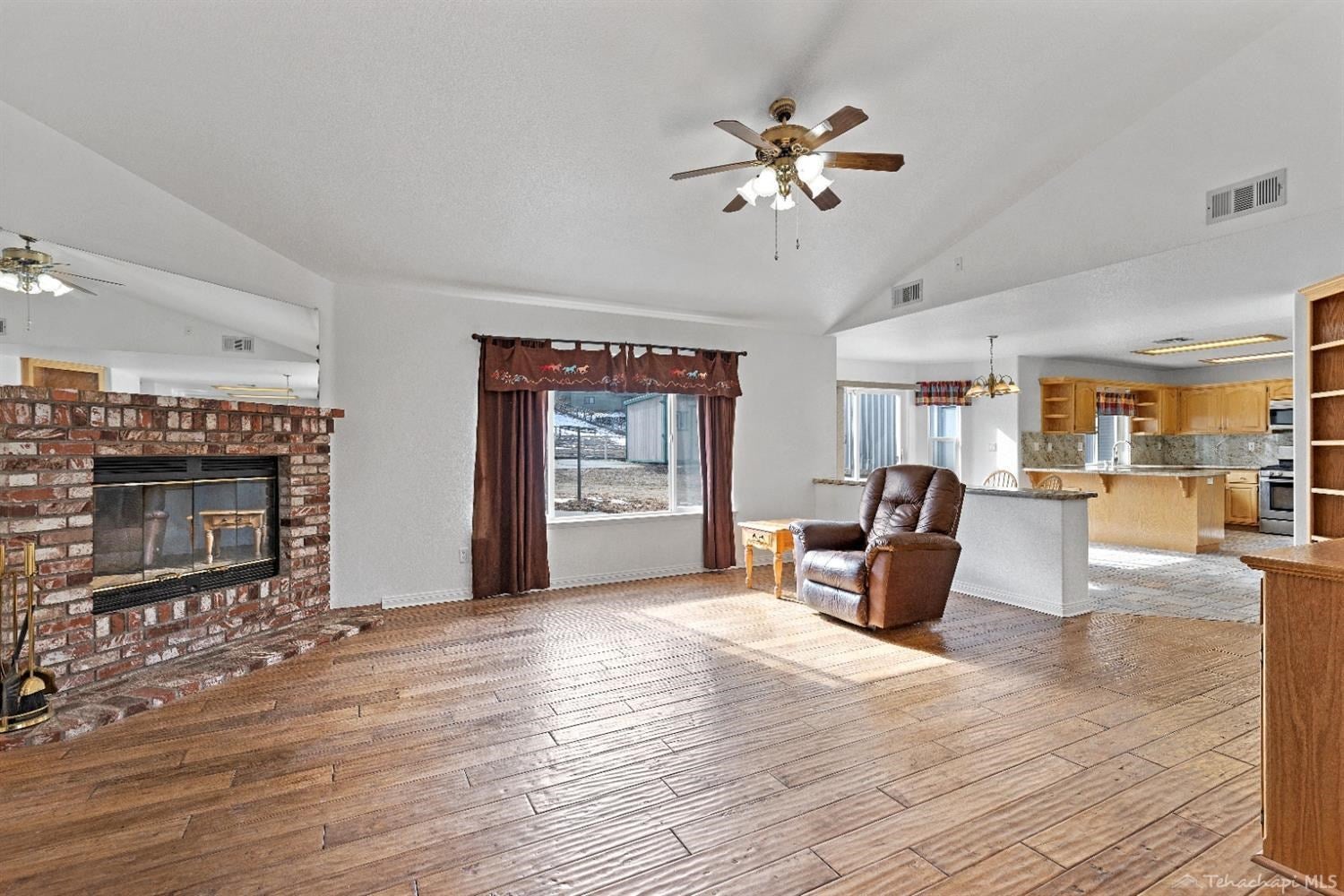 27700 Cumberland Road Tehachapi, CA 93561 - Photo 12 of 62 Gallery Image 12