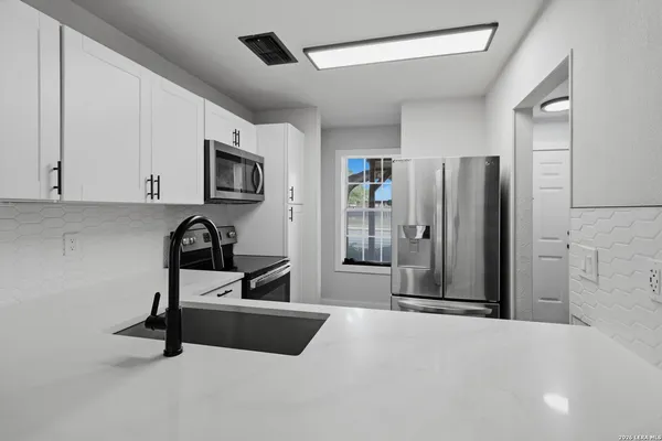 $175,000 | 10254 Dover Ridge, Unit 203, San Antonio, TX 78250