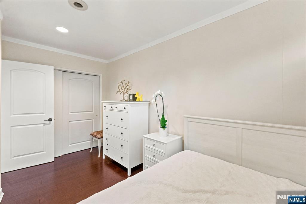 387 Spring Valley Road Paramus, NJ 07652 - Photo 29 of 50 Gallery Image 29