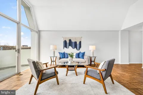 $349,900 | 700 7th Street Southwest, Unit 826, Washington, DC 20024