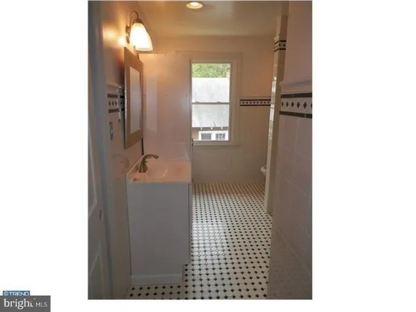 $2,975 | 136 Paoli Pike, Malvern, PA 19355