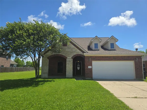 $2,450 | 215 Danna, Baytown, TX 77523