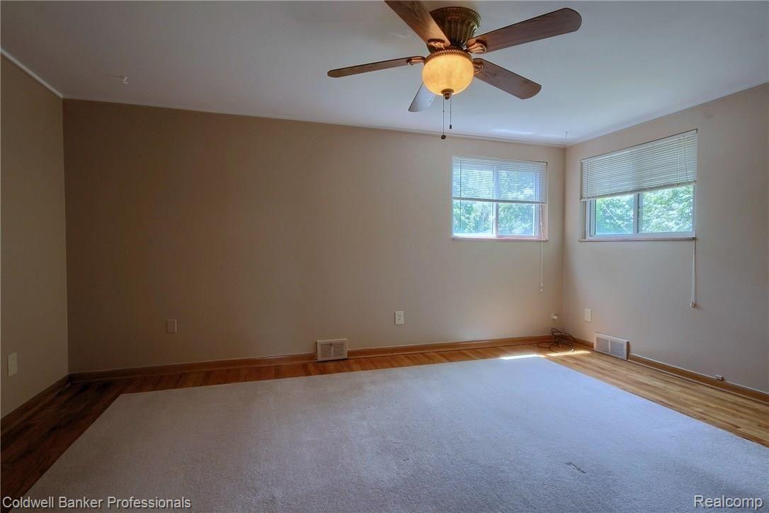 4880 South Merriman Road Wayne, MI 48184 - Photo 15 of 32 Master_Bedroom.jpg
