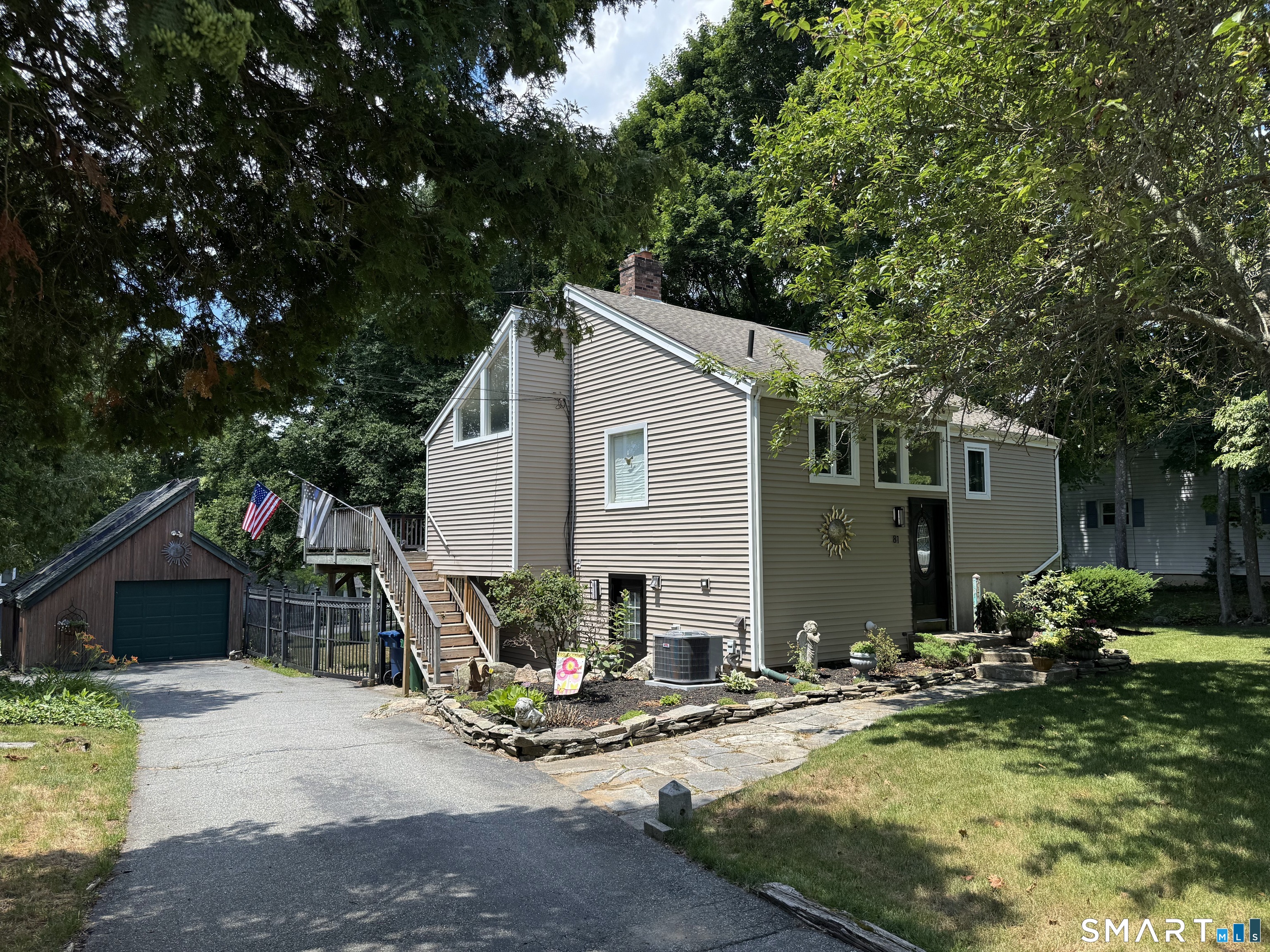 81 Oswegatchie Road Waterford, CT 06385 - Photo 3 of 36
