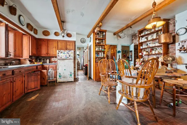 a view of a storage & utility room
