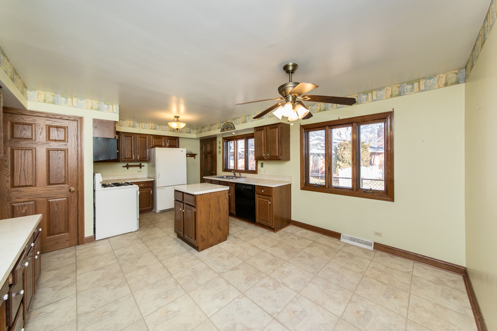 1911 Walnut Street Park Ridge, IL 60068 - Photo 10 of 29