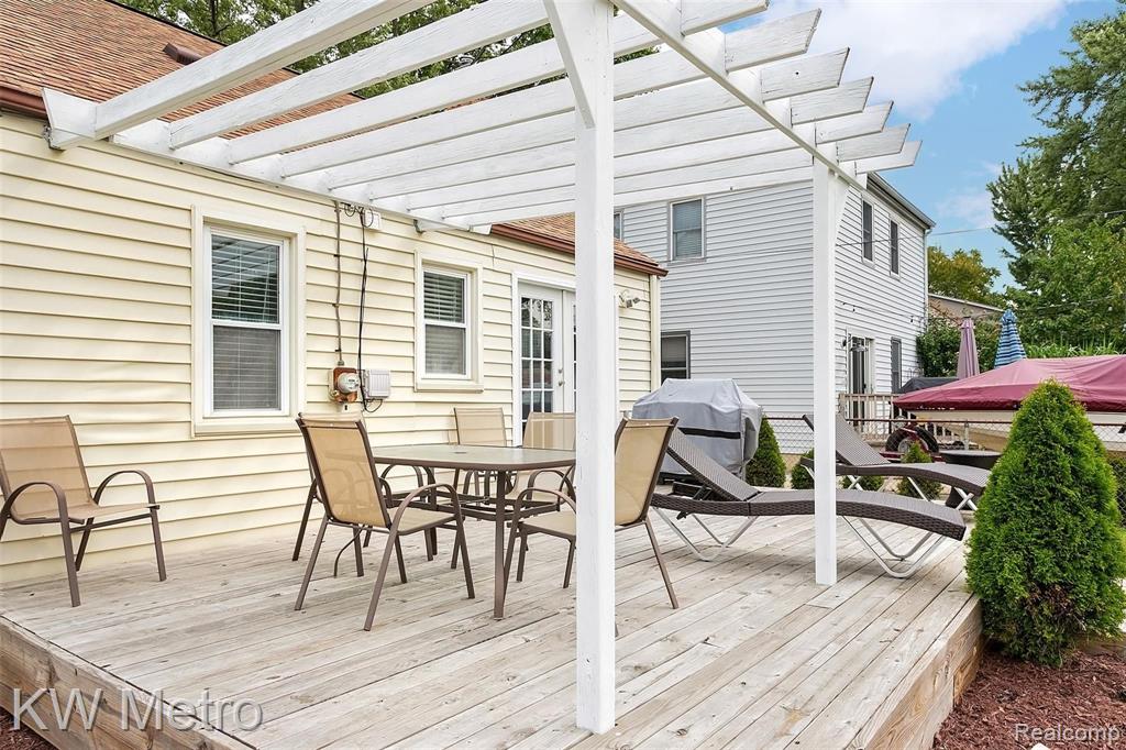 2369 Cambridge Road Berkley, MI 48072 - Photo 29 of 31