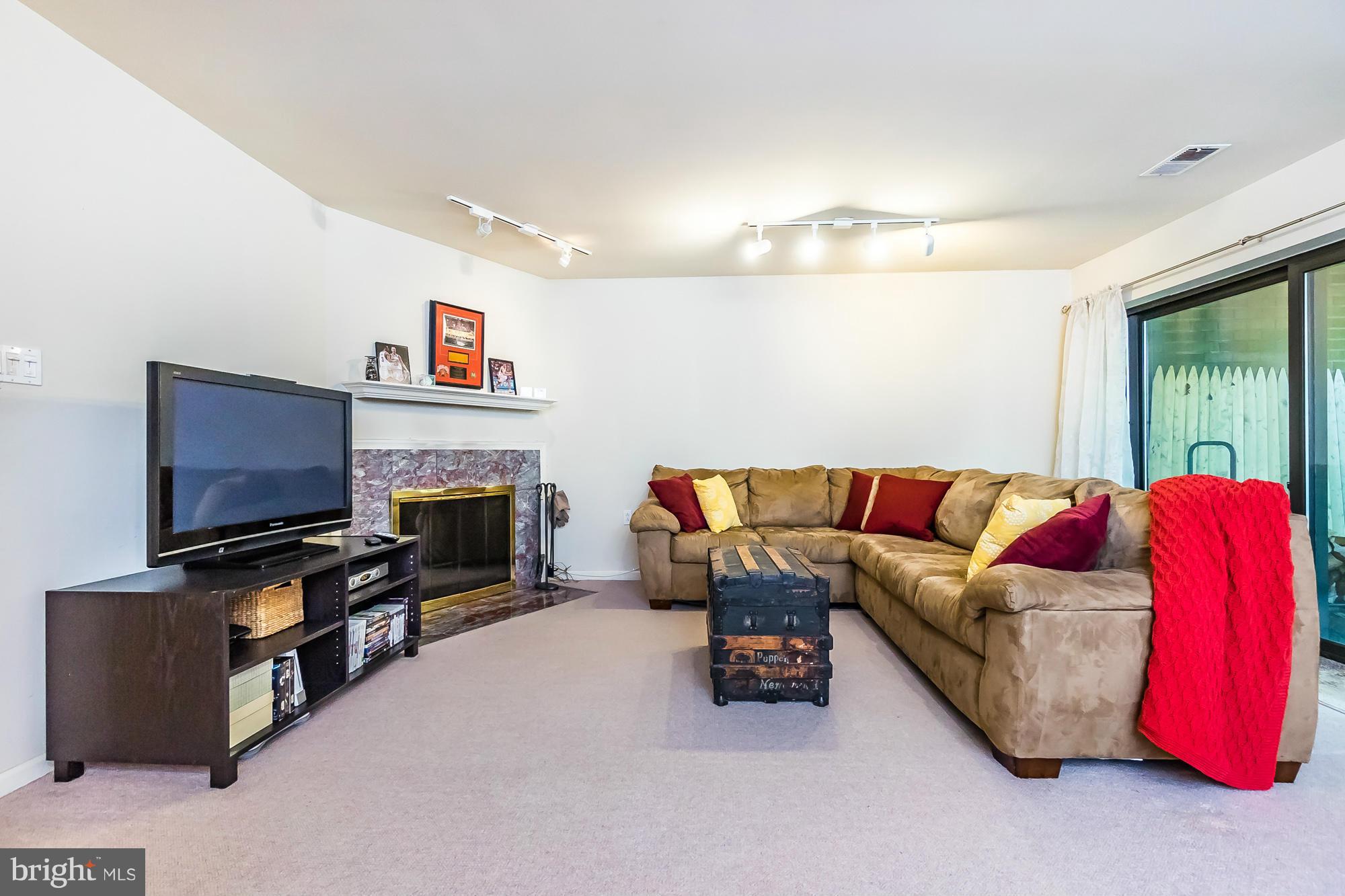 8036 Inverness Ridge Road Potomac, MD 20854 - Photo 22 of 30 Family Room