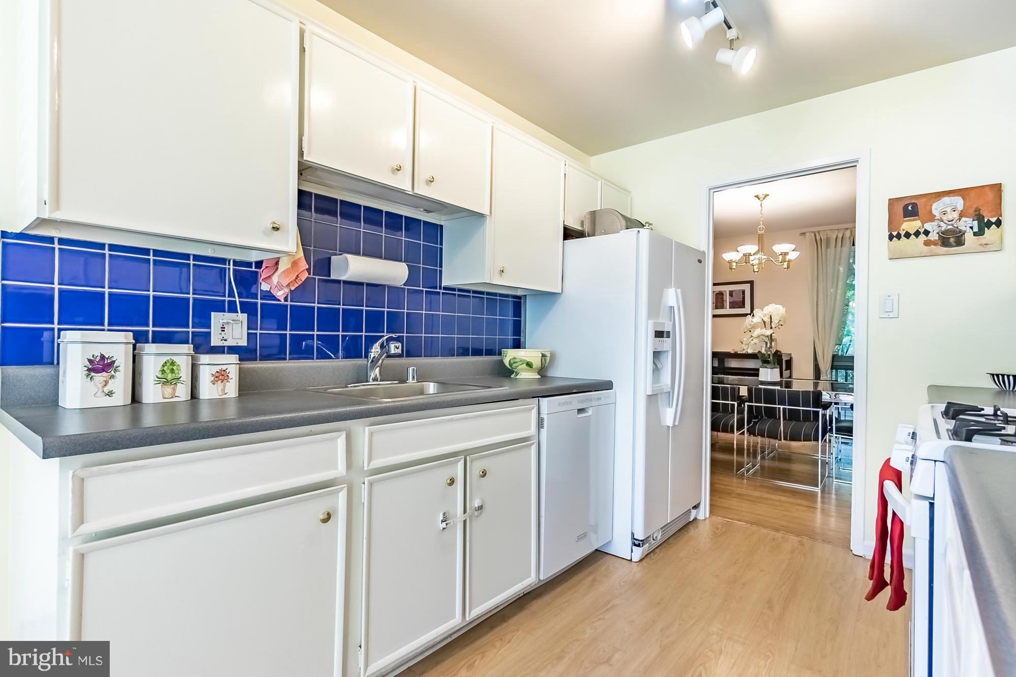8036 Inverness Ridge Road Potomac, MD 20854 - Photo 6 of 30 Kitchen
