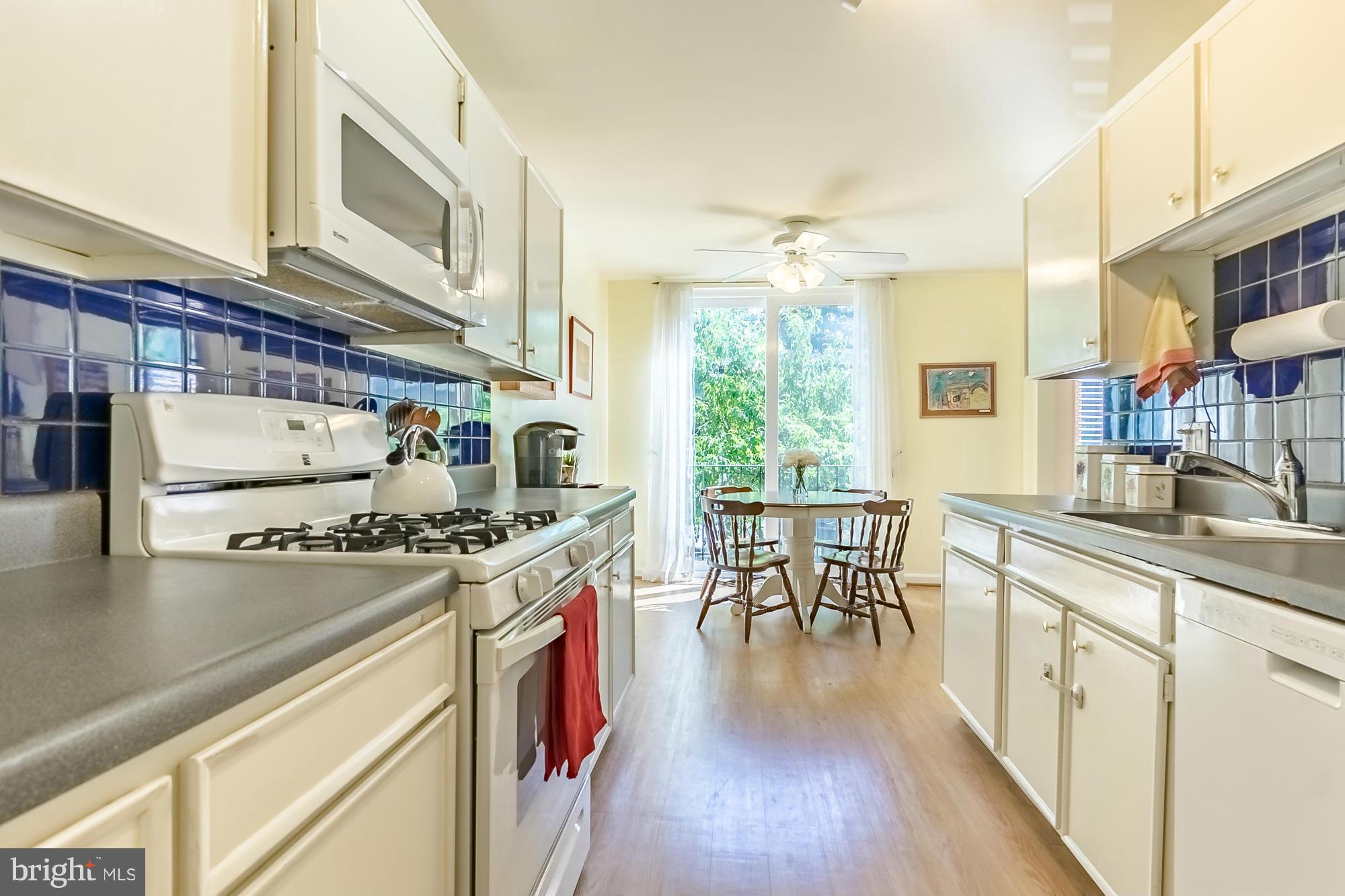 8036 Inverness Ridge Road Potomac, MD 20854 - Photo 7 of 30 Kitchen