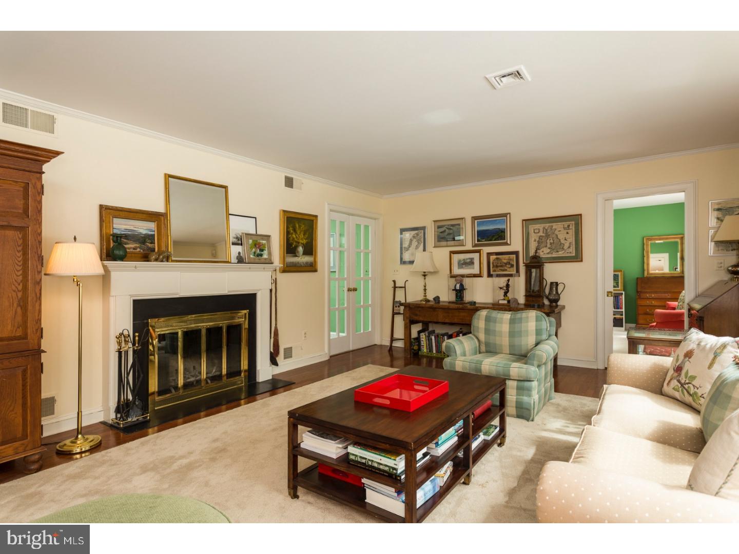 118 Westerly Road Princeton, NJ 08540 - Photo 4 of 25 Living Room